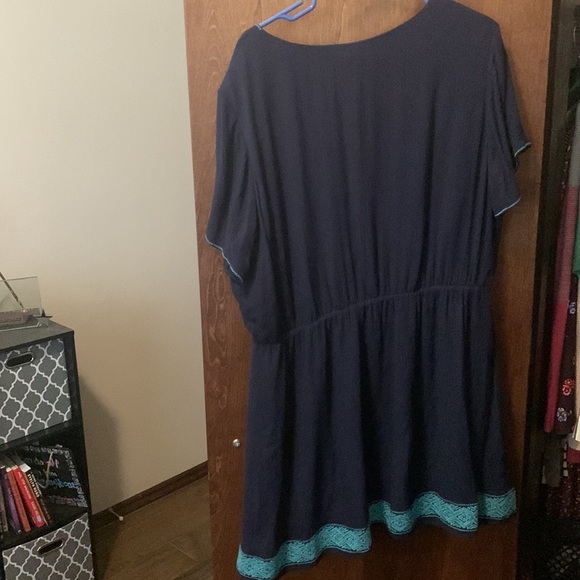 Blue knee length dress - Picture 3 of 4